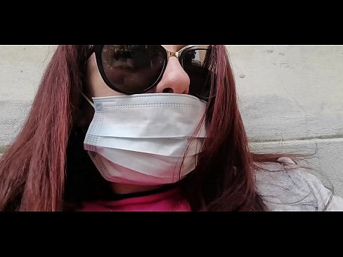 ❤️ Nicoletta o iphetetsa ho moahelani oa hae le pees ka karacheng ea hae (Special Covid19 Italy Quarantine) Video ea bootsoa ️❤